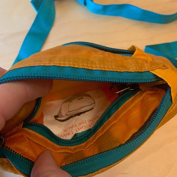 Patagonia Lightweight Travel Mini Hip Pack - Picture 5 of 7